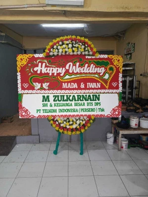Papan Bunga di Leran Sluke