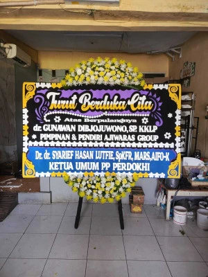 Papan Bunga di Leran Sluke